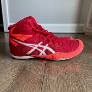 ❤️ Boys ASIC wrestling shoes size 5